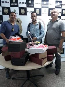 Leia mais sobre o artigo Polícia Civil apreende 44 pares de calçados falsificados em lojas do Centro de Manaus