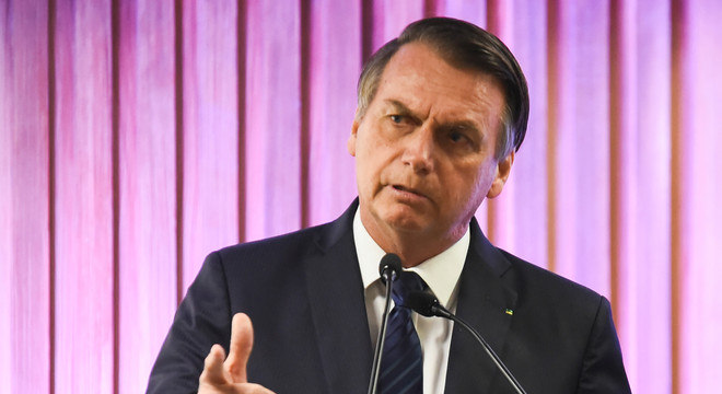 You are currently viewing Bolsonaro diz que liberação de saques do FGTS precisa de ajustes