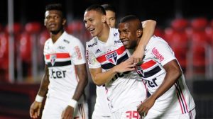 Read more about the article São Paulo goleia Chapecoense e sobe na tabela do Brasileirão