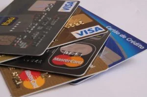 Leia mais sobre o artigo Juros do cartão e do cheque especial ficam mais caros em junho, diz BC