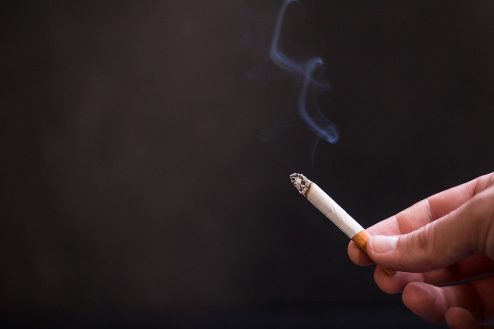 You are currently viewing Inglaterra quer se tornar ‘livre de cigarro’ até 2030, segundo projeto do governo