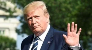 Leia mais sobre o artigo Trump elogia indicação de Eduardo Bolsonaro para embaixada e diz que “não é nepotismo’