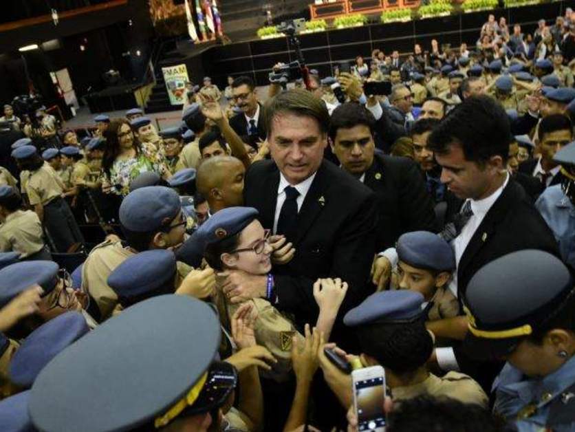 You are currently viewing ‘A Educação liberta’, diz Bolsonaro durante discurso em escola militar de Manaus