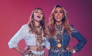 Leia mais sobre o artigo Miley Cyrus lança clipe de ‘Mother’s Daughter’ com participação da mãe