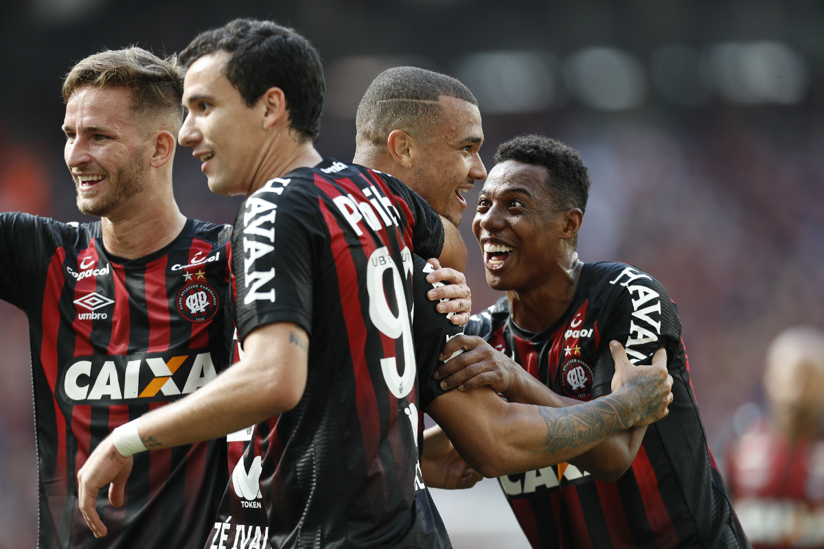 You are currently viewing Athletico-PR elimina Flamengo e vai encarar Grêmio na semifinal da Copa do Brasil