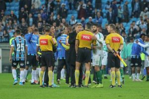 Read more about the article Torcedor tem mal súbito e morre na Arena durante Grêmio x Chapecoense