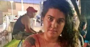 Leia mais sobre o artigo Traficante é morta com tiros à queima-roupa no meio da rua
