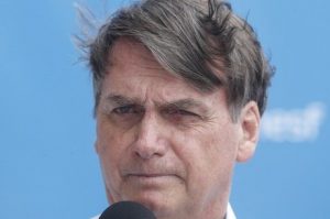 Read more about the article Bolsonaro diz que vai ouvir Guedes sobre nova CPMF