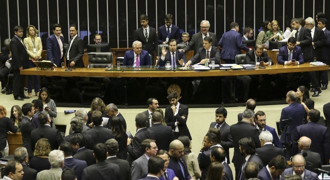 No momento, você está visualizando Câmara aprova em 2º turno texto-base da reforma da Previdência