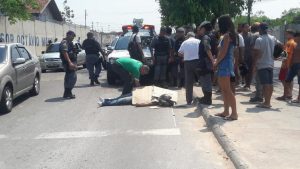 Read more about the article Motociclista morre ao colidir com porta de carro, na Zona Norte de Manaus