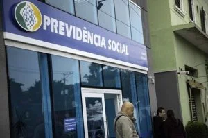 Leia mais sobre o artigo Antecipação do 13º de aposentados depende de decreto de Bolsonaro