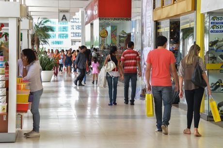 You are currently viewing Vendas do Dia dos Pais devem crescer 2,1%, prevê CNC