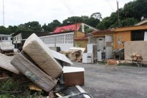 Leia mais sobre o artigo Defesa civil de Manaus registra mais de 100 ocorrências após temporal