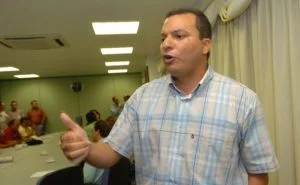 Leia mais sobre o artigo ‘Estamos no meio de um fogo cruzado’, diz prefeito de Envira, única cidade do AM sem Covid-19