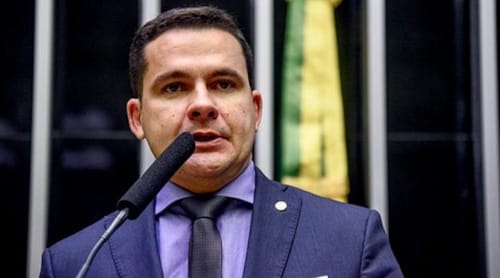 You are currently viewing ‘Quero manter a coerência’, diz Alberto Neto ao refutar possíveis alianças para disputar a Prefeitura de Manaus