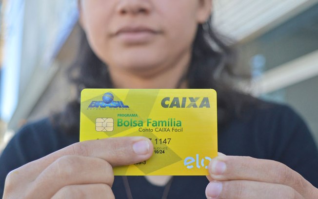 You are currently viewing Governo Federal transfere R$ 83,9 milhões do Bolsa Família para investir em propaganda