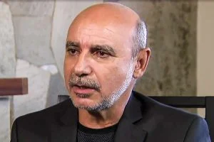 Leia mais sobre o artigo Fabricio Queiroz é preso em Atibaia, em SP, no imóvel do advogado de Flávio Bolsonaro