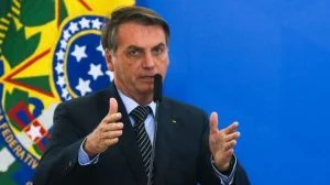 Leia mais sobre o artigo Bolsonaro sanciona lei que proíbe corte de água e energia aos finais de semana