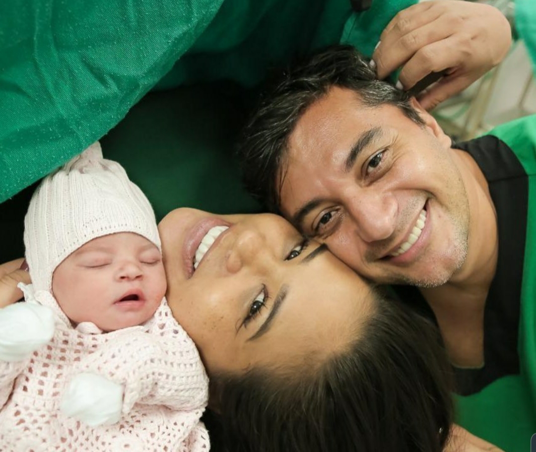 No momento, você está visualizando Amazonas Governador Wilson Lima comemora nascimento de sua filha Maria Antonella com a primeira-dama Taiana