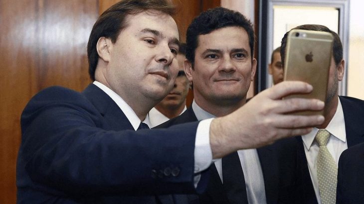 You are currently viewing Maia critica força-tarefa da Lava Jato e diz que Moro virou político