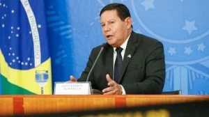 Leia mais sobre o artigo Imposto nos moldes da CPMF terá de ser debatido ‘mais cedo ou mais tarde’, diz Mourão