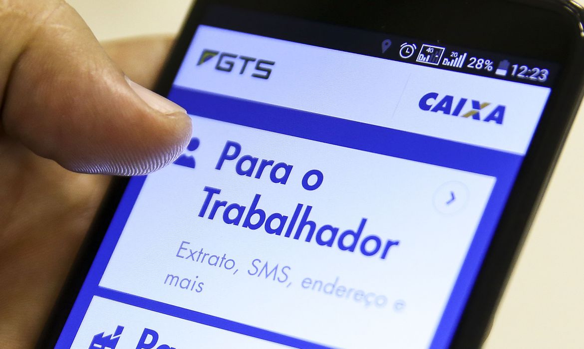 You are currently viewing Mais de 5,3 milhões de trabalhadores já se cadastraram no saque-aniversário