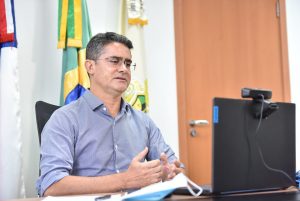 Read more about the article Prefeito David Almeida diz que ingressará com ações legais contra membros do Ministério Público