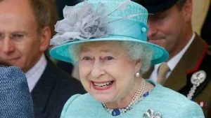 Leia mais sobre o artigo Rainha Elizabeth procura faxineira e oferece R$ 11 mil por mês