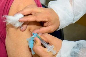 Leia mais sobre o artigo Mais de 40 mil idosos já fizeram o cadastro on-line para vacinação