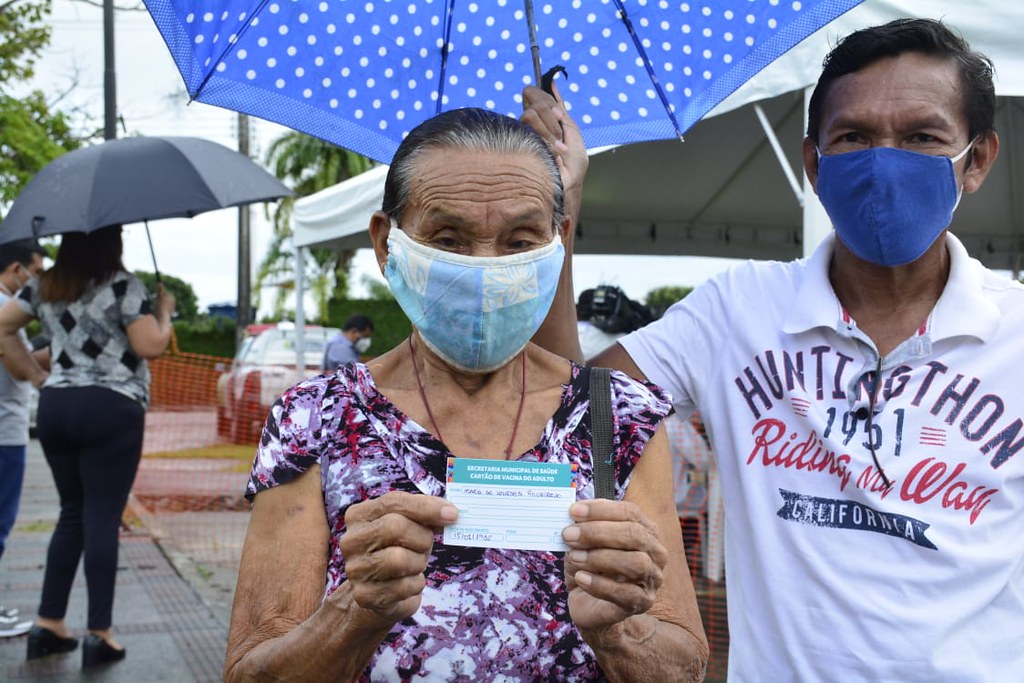 You are currently viewing Prefeitura recomenda que idosos mantenham os cuidados contra a Covid-19 mesmo após receber a vacina