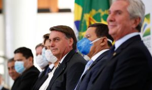 Read more about the article Governo negocia novo auxílio aos informais, afirma Bolsonaro