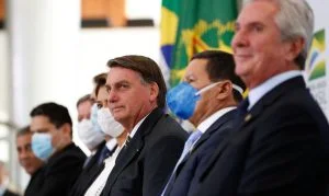 Leia mais sobre o artigo Governo negocia novo auxílio aos informais, afirma Bolsonaro