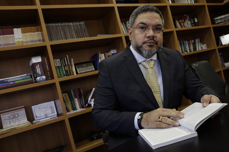 You are currently viewing Justiça de Coari determina que Estado habilite leitos de UTI para pacientes com covid-19 sob pena de multa diária de R$ 50 mil