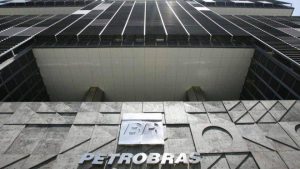 Read more about the article Ações da Petrobras no exterior desabam após troca da presidência