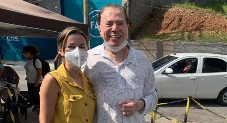 You are currently viewing Aos 90 anos, Silvio Santos toma vacina e faz foto sem máscara em São Paulo