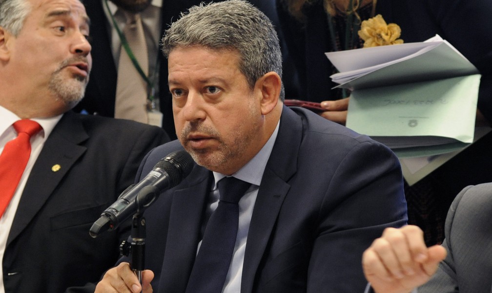 You are currently viewing Arthur Lira, do PP, é eleito presidente da Câmara em 1º turno com apoio de Bolsonaro