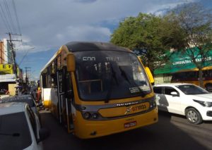 Read more about the article Dupla de suspeitos aterroriza passageiros do ônibus da linha 600 na ZL