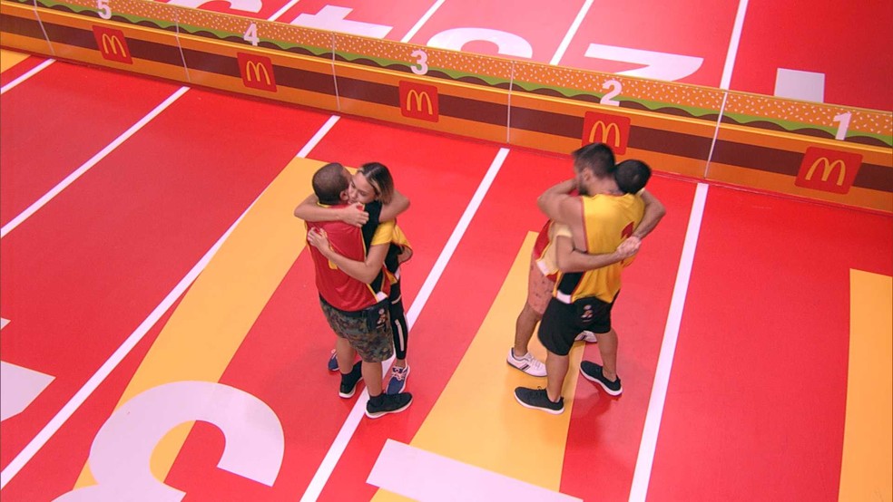 You are currently viewing BBB21: Arthur e Projota são última dupla a deixar a Prova do Líder McDonald’s