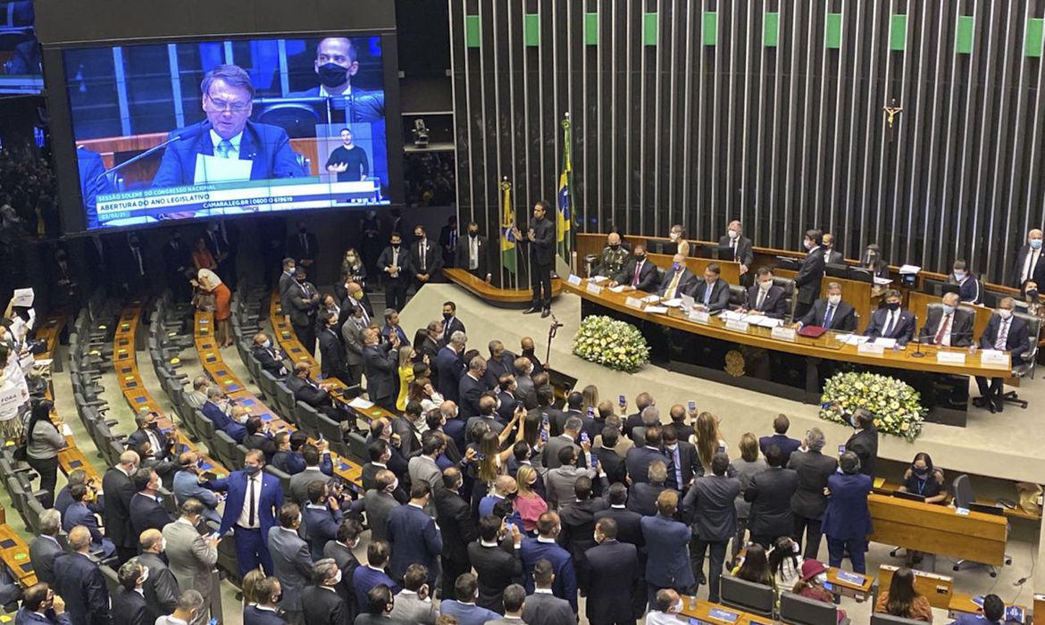 You are currently viewing Bolsonaro pede aprovação de reformas em mensagem ao Congresso Nacional