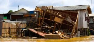 Leia mais sobre o artigo Quatro casas desmoronam em Boca do Acre, no interior do AM, por conta da cheia