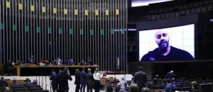 Leia mais sobre o artigo Após caso Silveira, Câmara quer proibir prisão de deputados em decisões de um só ministro do STF