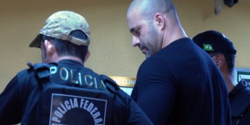 You are currently viewing Lira garante a Guedes que ‘caso Silveira’ não vai atrapalhar auxílio emergencial e PEC emergencial