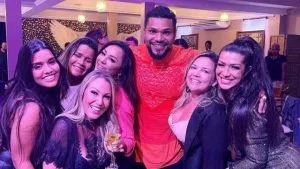 Leia mais sobre o artigo Após Belo, Naldo Benny também faz show com aglomeração