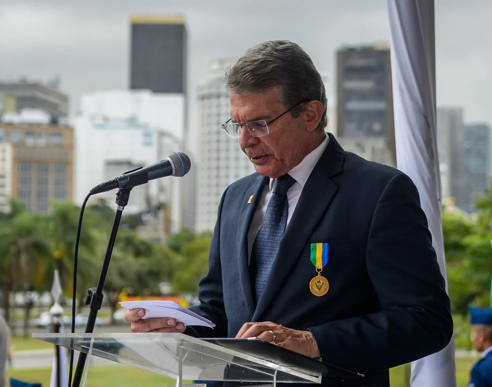 You are currently viewing Bolsonaro intervém na Petrobras e indica general para presidir a estatal