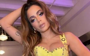 Leia mais sobre o artigo Anitta fazendo reality show com eliminados do BBB21? Cantora diz estar trabalhando em novo programa; saiba mais