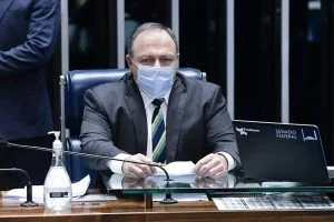Leia mais sobre o artigo Colapso em Manaus: Governo muda data e diz que empresa notificou problema de oxigênio no dia 17 de janeiro