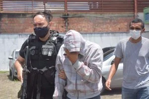 Leia mais sobre o artigo Mulher é estrangulada até a morte no Mauazinho; marido é preso