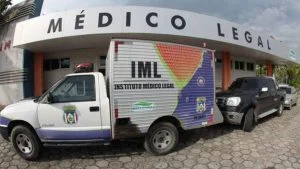 Leia mais sobre o artigo Mulher é morta dentro de casa a facadas por encapuzados no Coroado