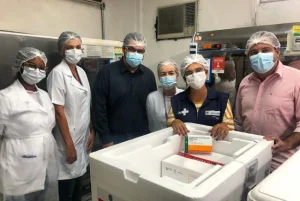 Leia mais sobre o artigo Com força-tarefa, vacinação de pessoas de 50 a 69 anos no Amazonas deve ser executada em tempo recorde