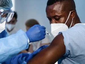 Leia mais sobre o artigo Senado aprova MP que agiliza autorização emergencial para uso de novas vacinas no Brasil